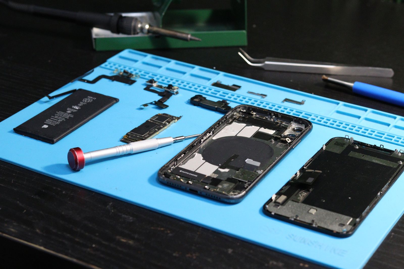 Buk's Gadgets and Technology at work